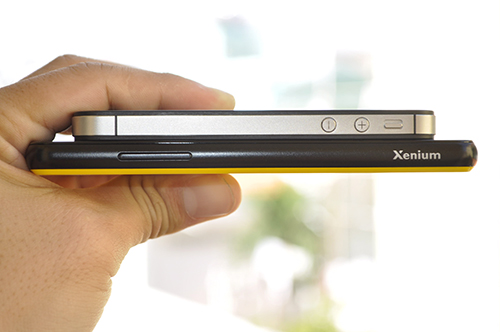 Đánh giá điện thoại pin “khủng” Philips V387 - 2