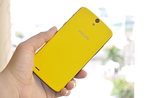 Đánh giá điện thoại pin “khủng” Philips V387 - 1