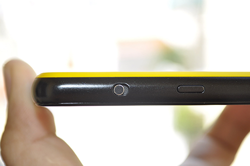 Đánh giá điện thoại pin “khủng” Philips V387 - 4