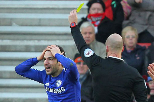 Chelsea bị cầm hòa, Mourinho nổi đóa với trọng tài - 1