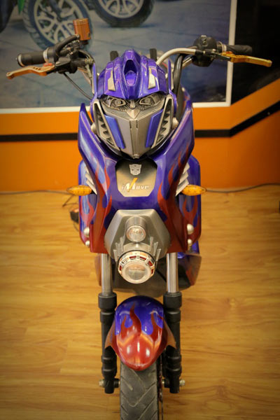 Khi Optimus và Bumble Bee “đọ dáng” - 2