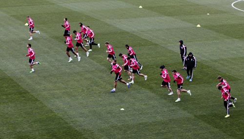 Tin HOT tối 29/12: Becks thuê vệ sĩ bảo vệ con trai - 3