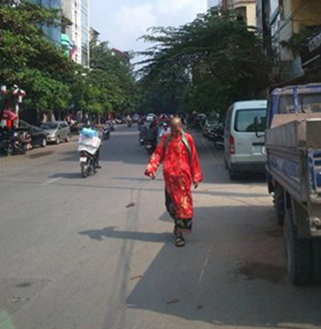 Bà con ơi, “dị nhân” xuống phố kìa - 2
