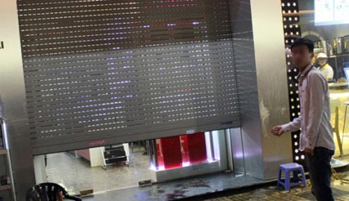 Sử dụng cửa cuốn an toàn trong “tháng củ mật” - 1