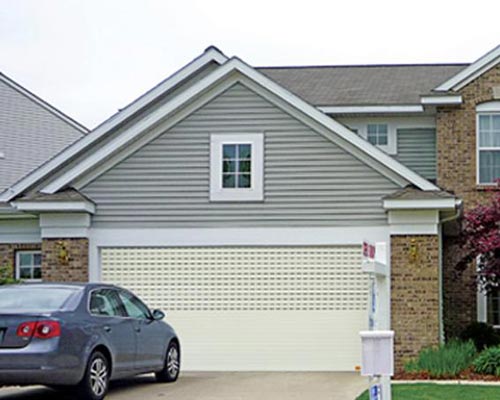 Sử dụng cửa cuốn an toàn trong “tháng củ mật” - 2