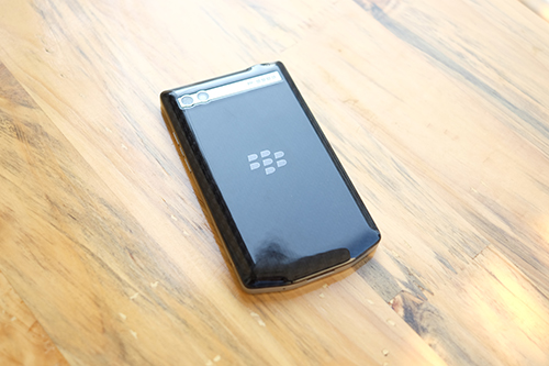 BlackBerry ra mắt điện thoại siêu sang P9983 - 5