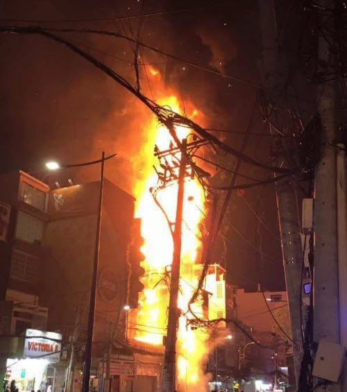 TP.HCM: 8 căn nhà cháy trơ khung sắt - 8