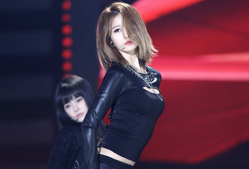 5 nữ ca sĩ solo sexy nhất K-pop năm qua - 7