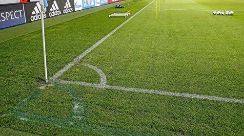 Sôi động C1 1/10: Cứu Barca, Suarez được vinh danh - 2