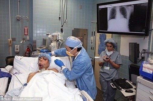 Xót thương chàng trai mang “bom nổ chậm” trên mặt - 8