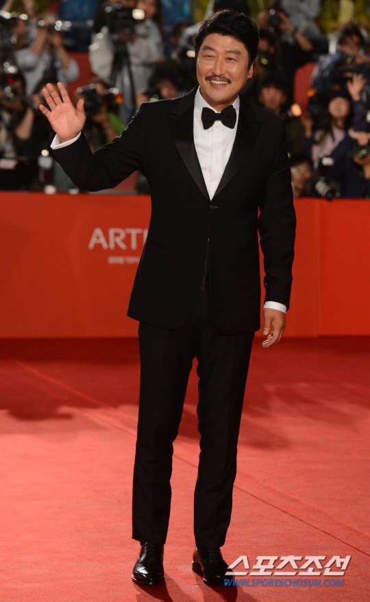 Kiều nữ Hàn đua nhau khoe vẻ sexy tại LHP Busan 2015 - 10