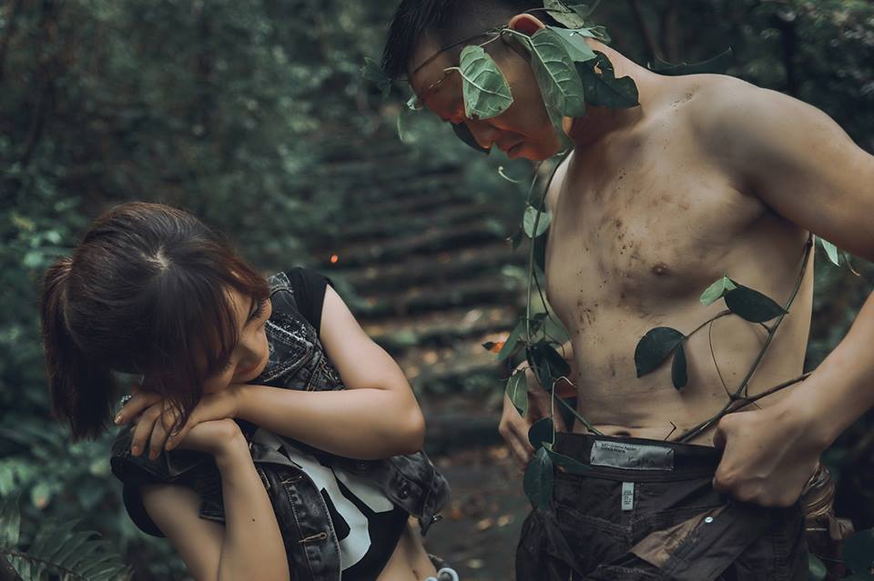 Ảnh cưới "người rừng" cầu hôn thiếu nữ xinh đẹp - 2