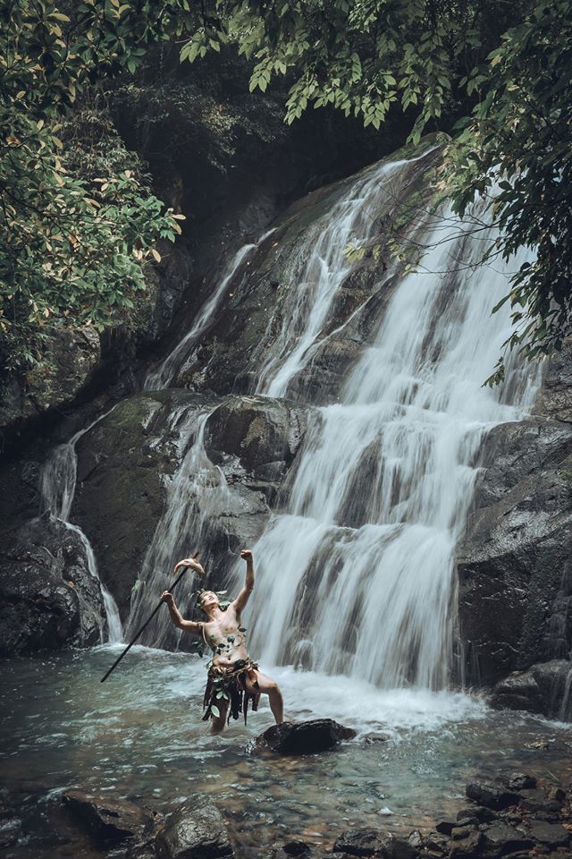 Ảnh cưới "người rừng" cầu hôn thiếu nữ xinh đẹp - 3