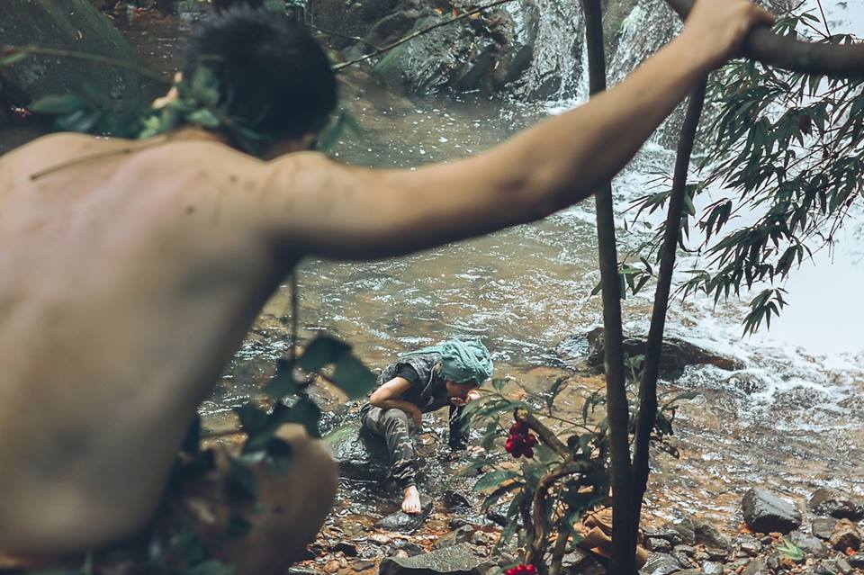 Ảnh cưới "người rừng" cầu hôn thiếu nữ xinh đẹp - 5