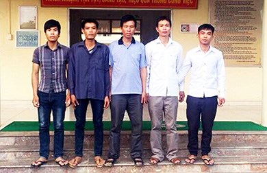 Bán hết gia sản, lặn lội kêu oan cho con - 2