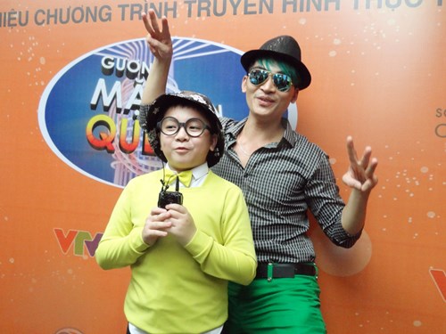 Con nuôi Hoài Linh, Quang Lê gây sốt "Gương mặt thân quen nhí" - 2