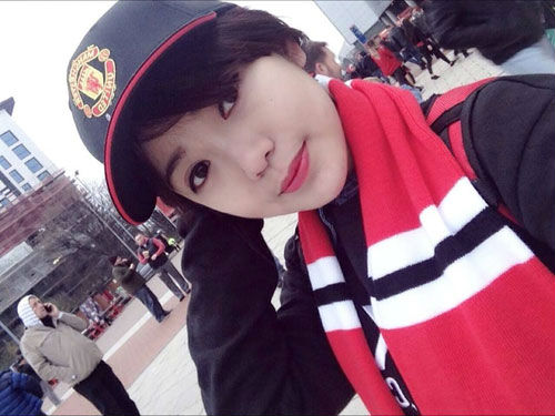 Arsenal - MU: Tú Linh, “crying girl" hâm nóng đại chiến - 10