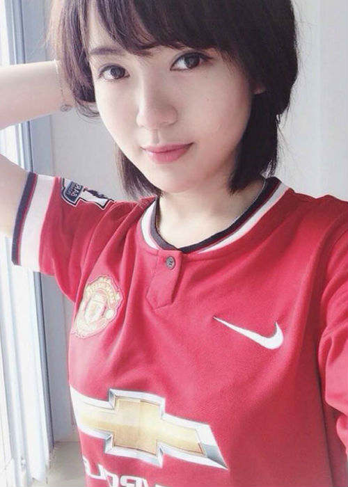 Arsenal - MU: Tú Linh, “crying girl" hâm nóng đại chiến - 9