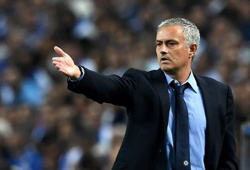 Mourinho hết "đặc biệt": Chelsea rối như tơ vò - 1