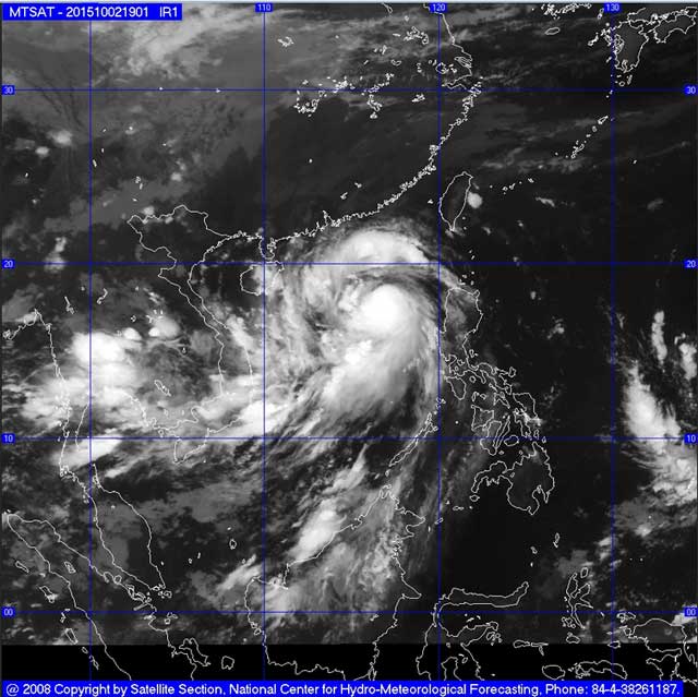 Bão số 4 đang mạnh lên rất nhanh - 2