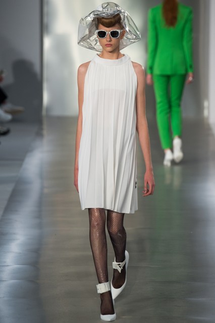 Bất ngờ mẫu nam gầy đét sàn diễn của Maison Margiela - 3