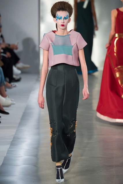 Bất ngờ mẫu nam gầy đét sàn diễn của Maison Margiela - 7