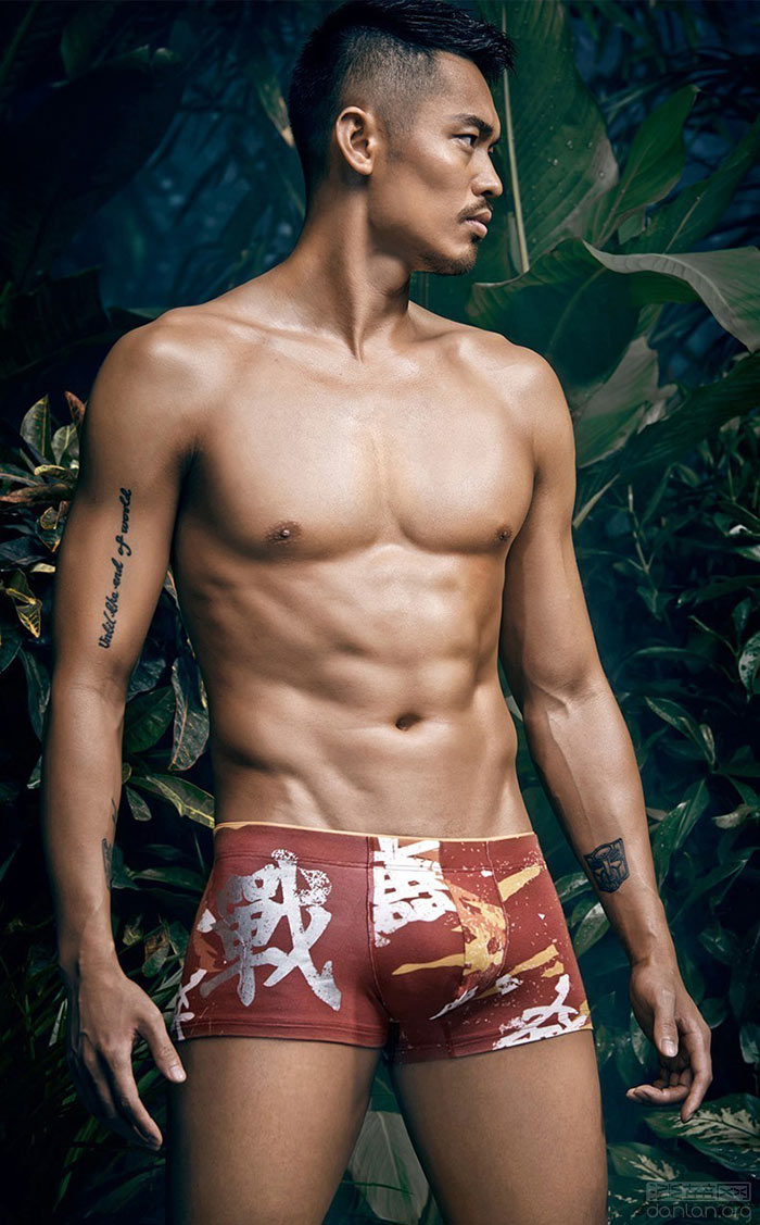 Nhà vô địch cầu lông thế giới gợi cảm với nội y - 7