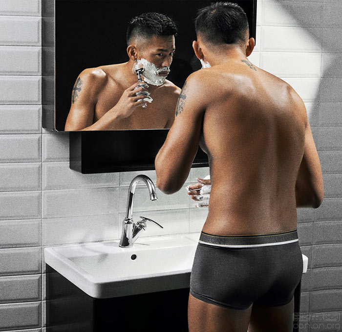 Nhà vô địch cầu lông thế giới gợi cảm với nội y - 4