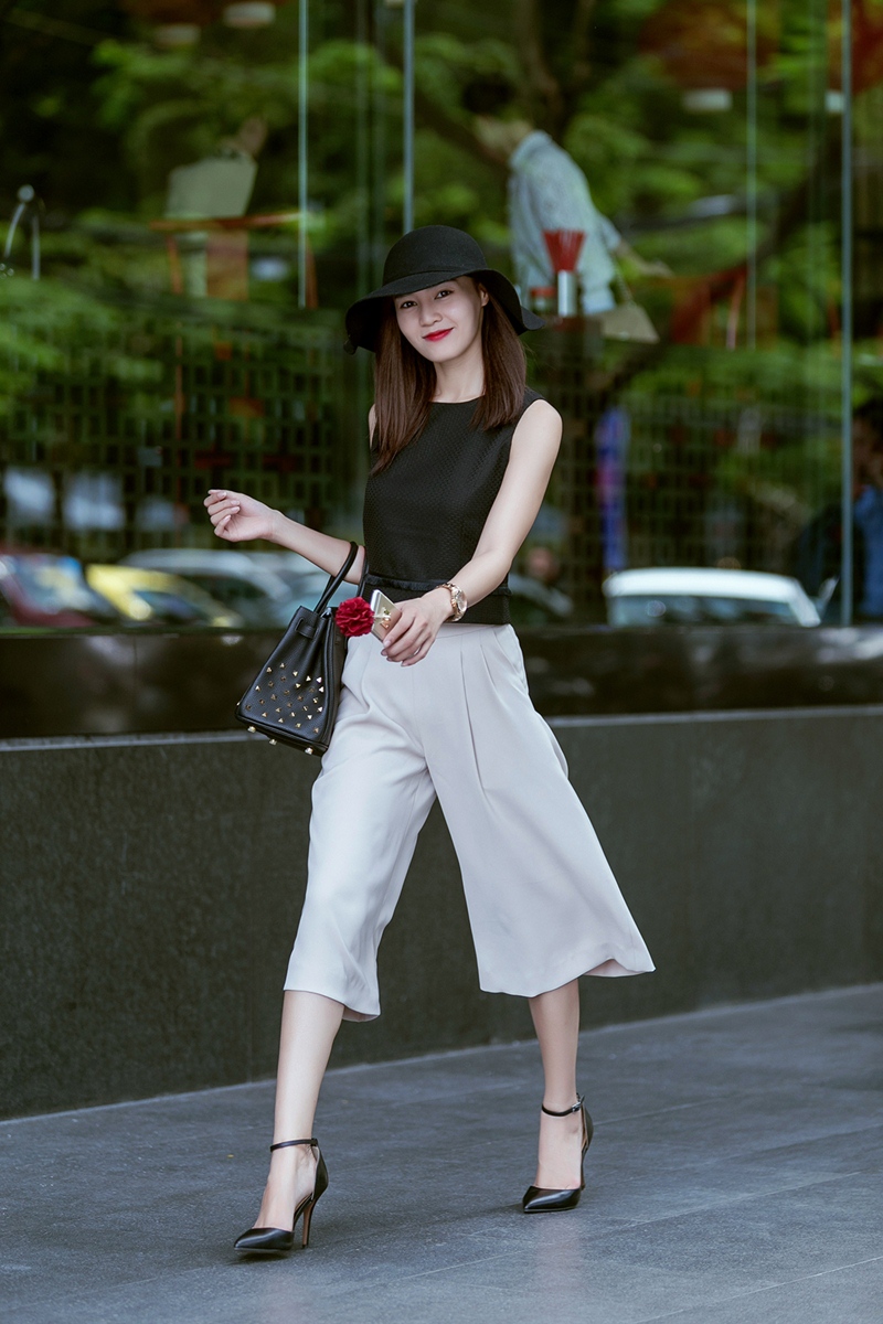 Lan Ngọc giống hệt Tăng Thanh Hà khi dạo phố Sài Gòn - 15