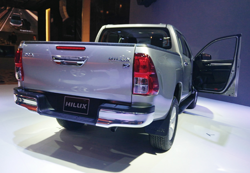 Ra mắt xe bán tải Toyota Hilux 2015 có bản số tự động