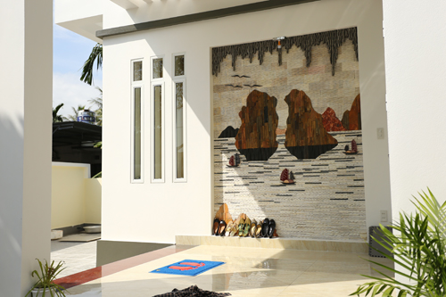 Phạm Hương "mờ tịt" về ngôi nhà tiền tỷ của gia đình - 2