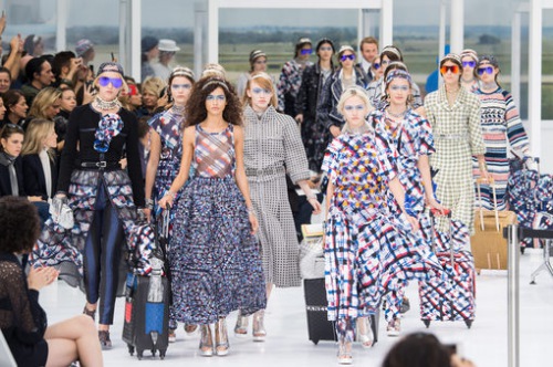 Chanel "chơi sang" với sân bay to đẹp giữa lòng Paris - 3