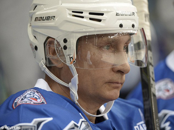 TT Putin chơi hockey mừng sinh nhật tuổi 63 - 2