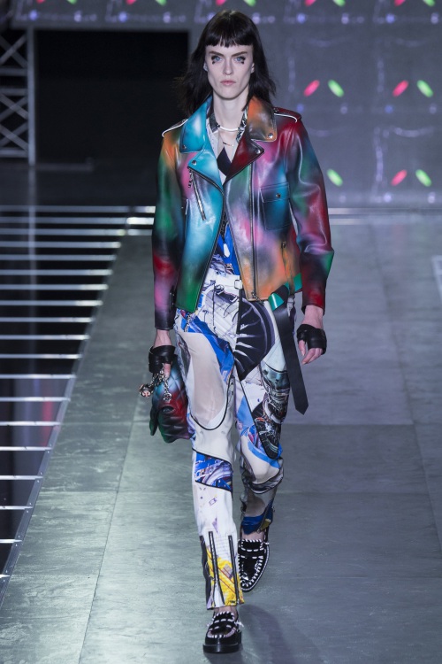 Miranda Kerr đẹp hút hồn tại show của Louis Vuitton - 8