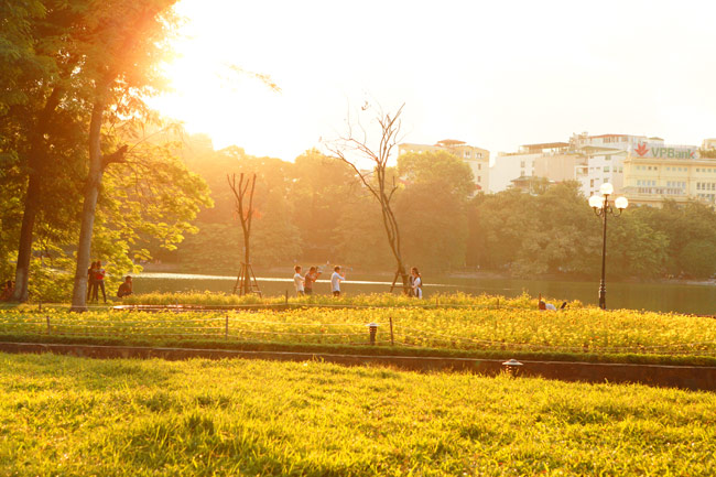 Ngắm Hà Nội thơ mộng, óng vàng mỗi chiều thu qua - 3