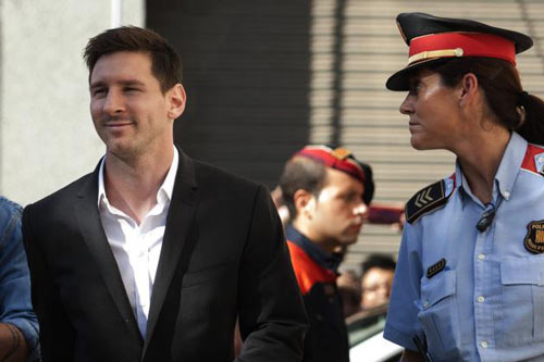 Trốn thuế, Messi đối mặt với 22 tháng tù giam - 1