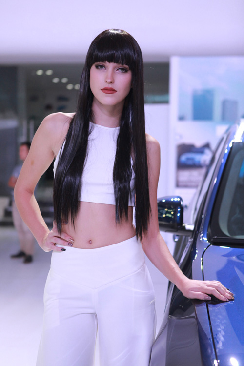 Phạm Hương, Kỳ Duyên xuất hiện bên dàn xế hộp bạc tỷ - 6