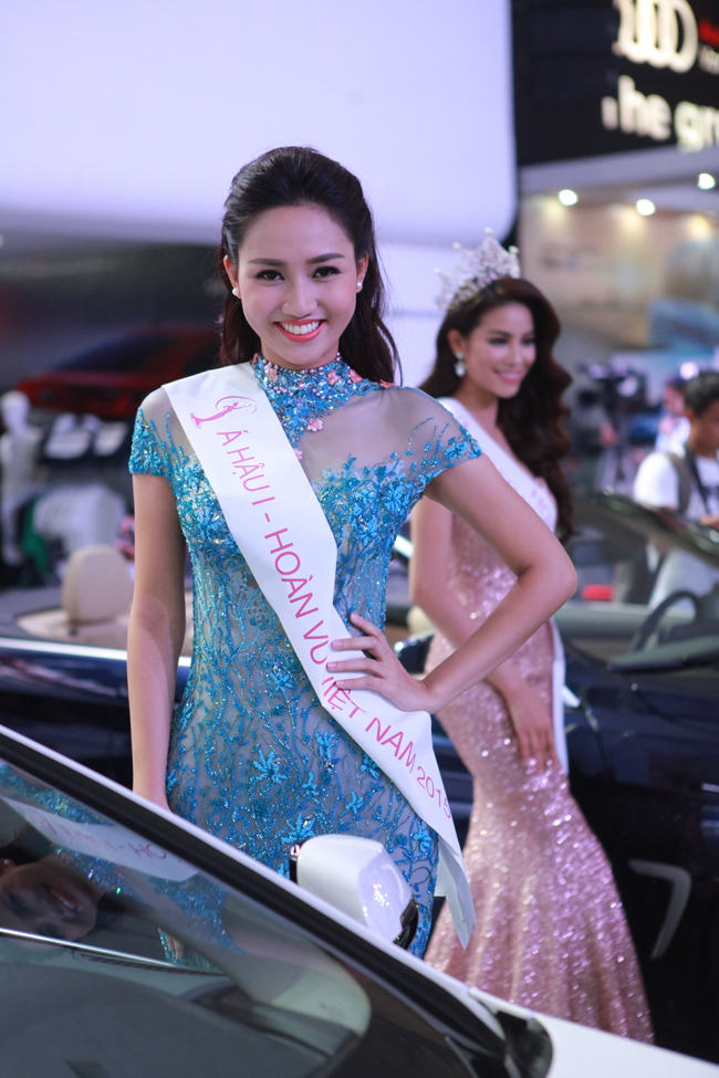 Ngô Trà My, sinh năm 1992 vừa đoạt được vị trí á hậu 1 Hoa hậu Hoàn vũ Việt Nam 2015. Ngay trong cuộc thi, có thông tin, bố của cô sinh viên vừa tốt nghiệp Đại học Thăng Long chuyên ngành Tài chính ngân hàng làm chức to trong ngành ngoại giao