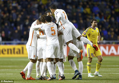 Kazakhstan - Hà Lan: Trận "chung kết" đầu tiên - 1