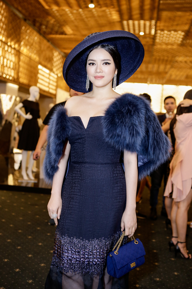 Lý Nhã Kỳ đọ sắc với Thu Thảo trên thảm đỏ Elle Show - 5