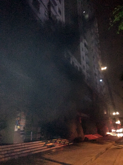 Cháy chung cư Xa La: Nổ lớn phát ra từ tầng hầm - 1