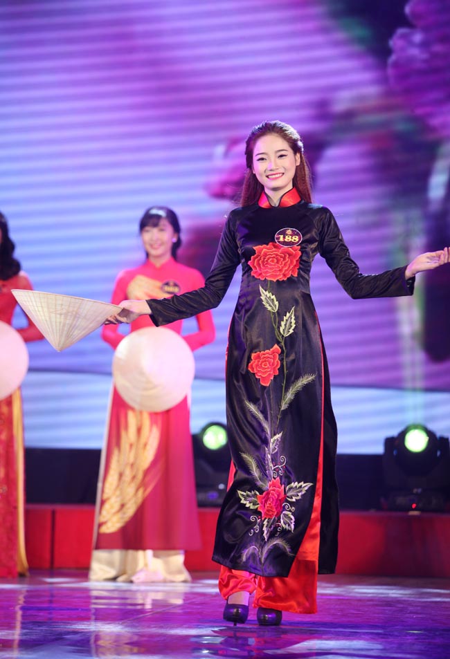 Nữ sinh Công Nghiệp giành ngôi Hoa khôi Sinh viên HN 2015 - 12