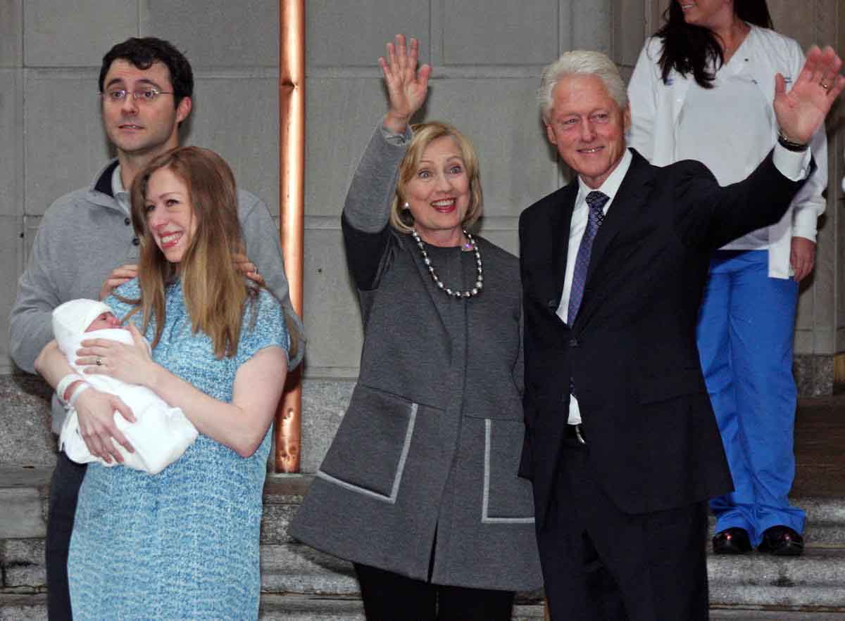 Vợ chồng Hillary – Bill Clinton và 40 năm mặn nồng - 13