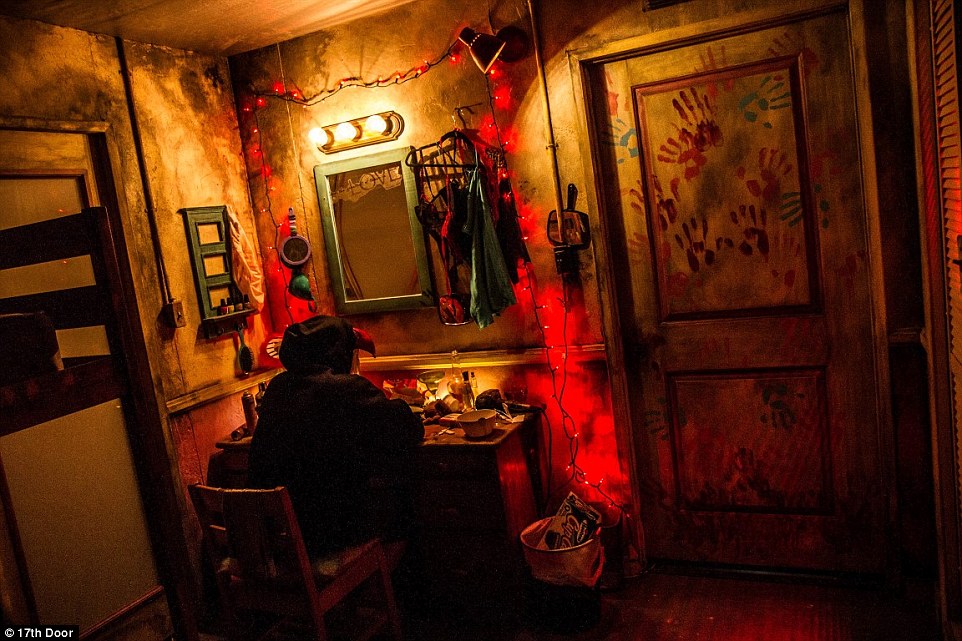 Bên trong căn nhà rùng rợn nhất thế giới - 9