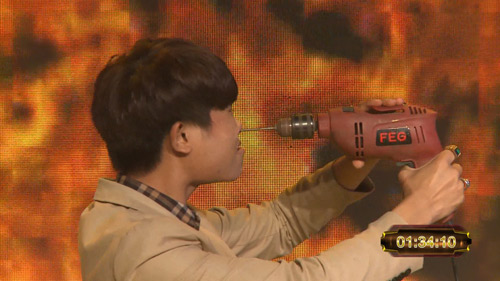 Phương Thanh, Hồng Vân sợ hãi vì những màn kungfu trên “Bạn Có Thực Tài?” - 3