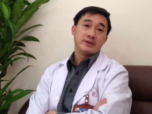 CA điều tra “thánh cô” chữa bách bệnh trước Bệnh viện K - 2