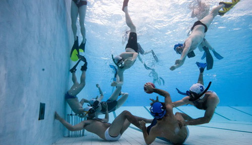 Rugby dưới nước: Đối kháng thú vị như đàn cá - 1