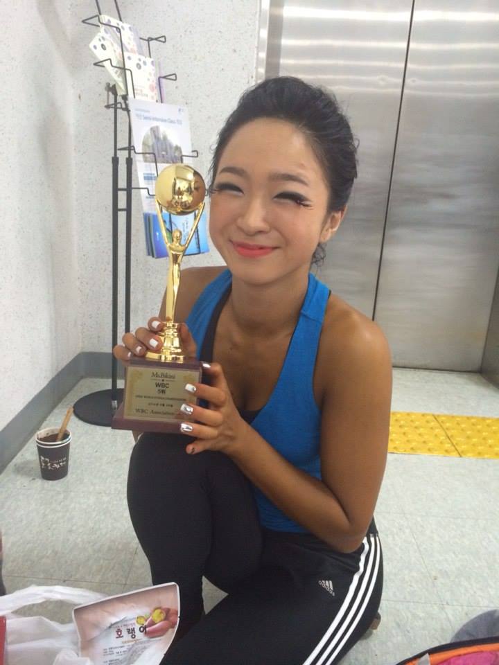 Mỹ nhân cơ bắp Hàn Quốc có khuôn mặt xinh như búp bê - 6