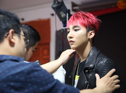 Sơn Tùng rơi nước mắt vì fan - 6