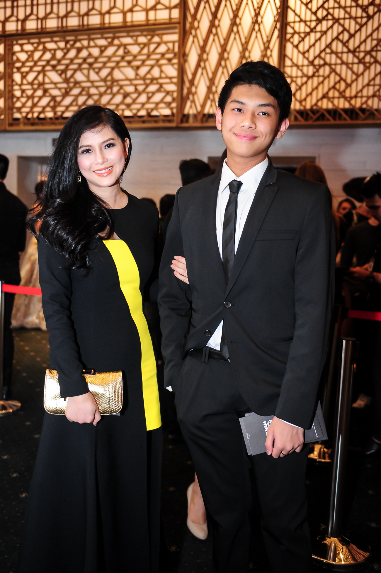 Angela Phương Trinh, Tóc Tiên đọ sức hút trên thảm đỏ - 6